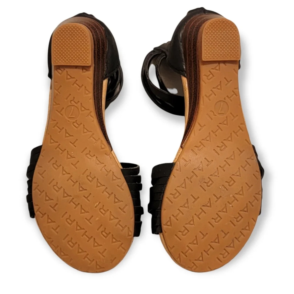 TAHARI little girls Anklestrap Open Toe flat sandals Size 7 girls